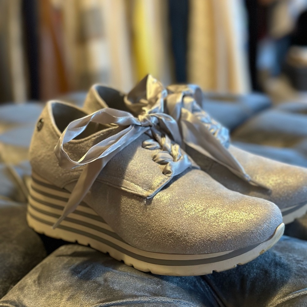 Xti metallic wedged sneakers